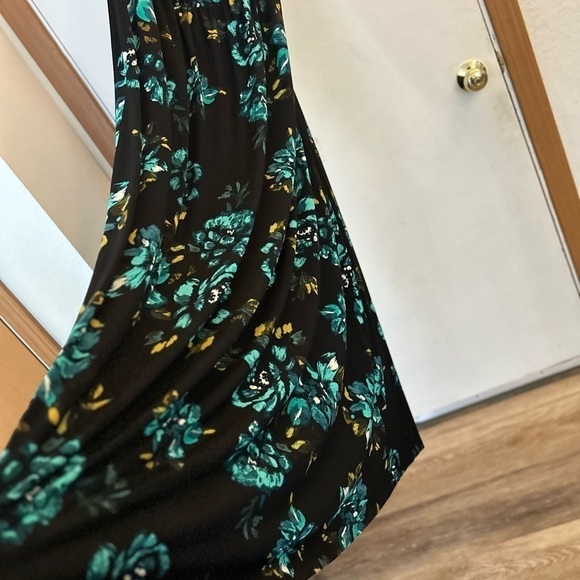 Elle Large Maxi Floral sleevless dress - Picture 6 of 7